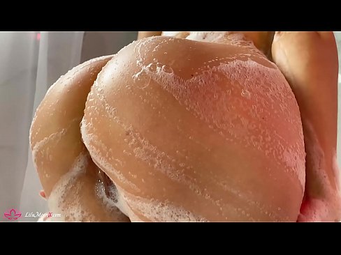 ❤️ Zeshkania masturbon pidhin me vibrator deri në orgazmë intensive në dush ️❌ Video seksi tek ne sq.xxxifuck.ru ️❤