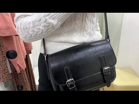 ❤️ Masturbim publik i kurvës së re FeralBerry me një dildo në dhomën e montimit ️❌ Video seksi tek ne sq.xxxifuck.ru ️❤